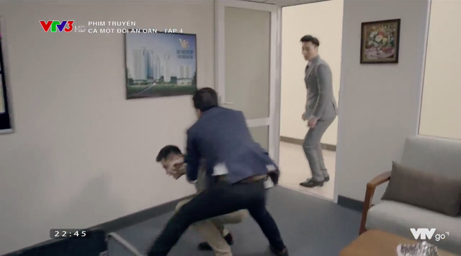 Cả một đời ân oán tập 4: Say bí tỉ, Thanh Sơn hết đâm xe vào hàng xôi lại gây hấn với Hồng Đăng